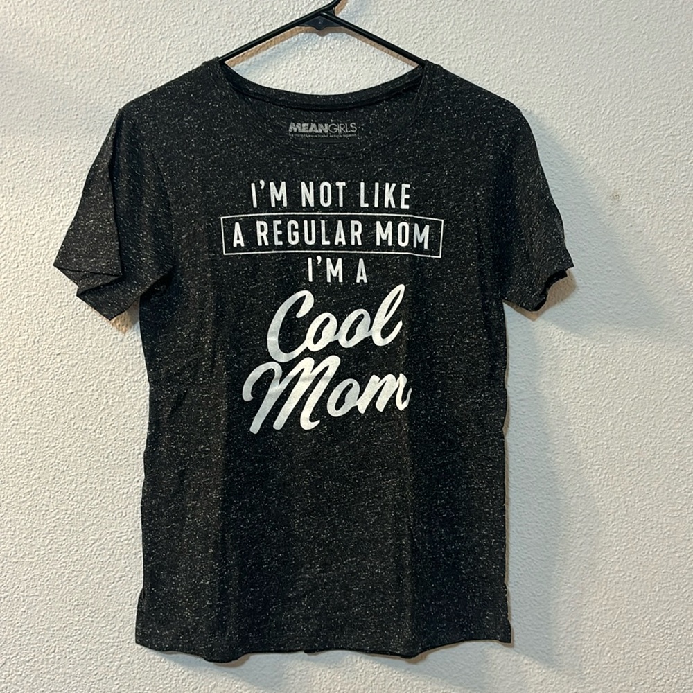 Mean girls cool mom graphic tee size medium